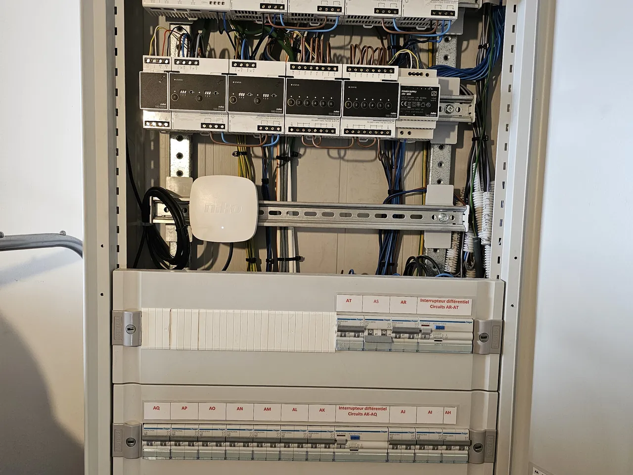 Tableau électrique domotique à modules installé par Ets Coekaerts